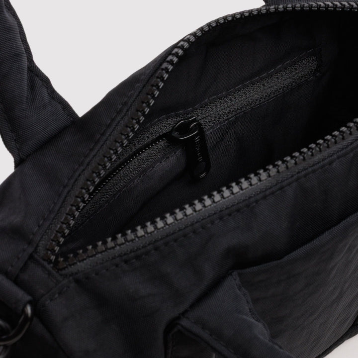 Small Nylon Duffle Bag Black de Baggu – foto 5