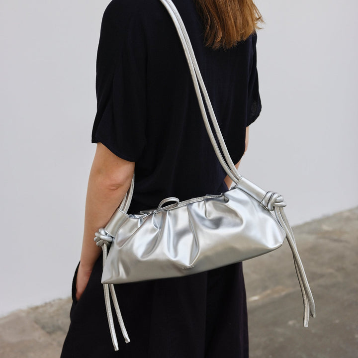 Bolso Dumpling Bag Silver de Ölend – foto 4