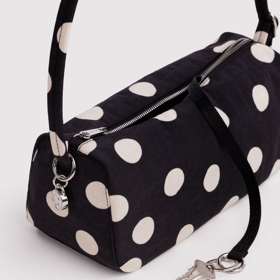 Nylon Loaf Bag Black and Cream Polka Dot de Baggu – foto 4