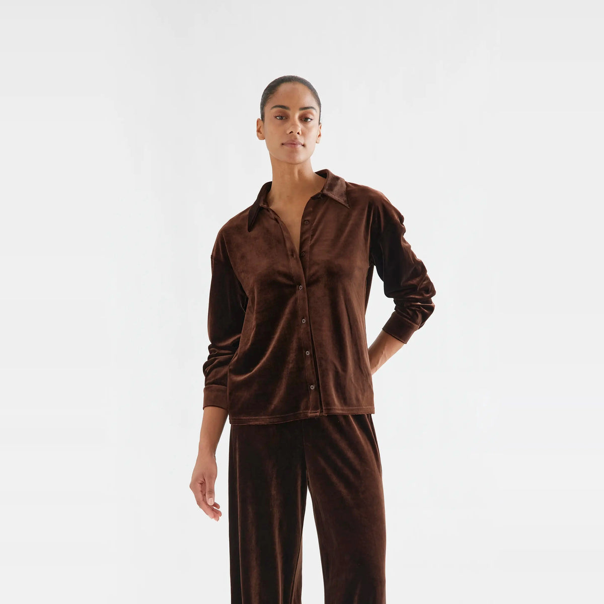 Camisa terciopelo marrón de Compañía Fantástica para mujer – foto 1