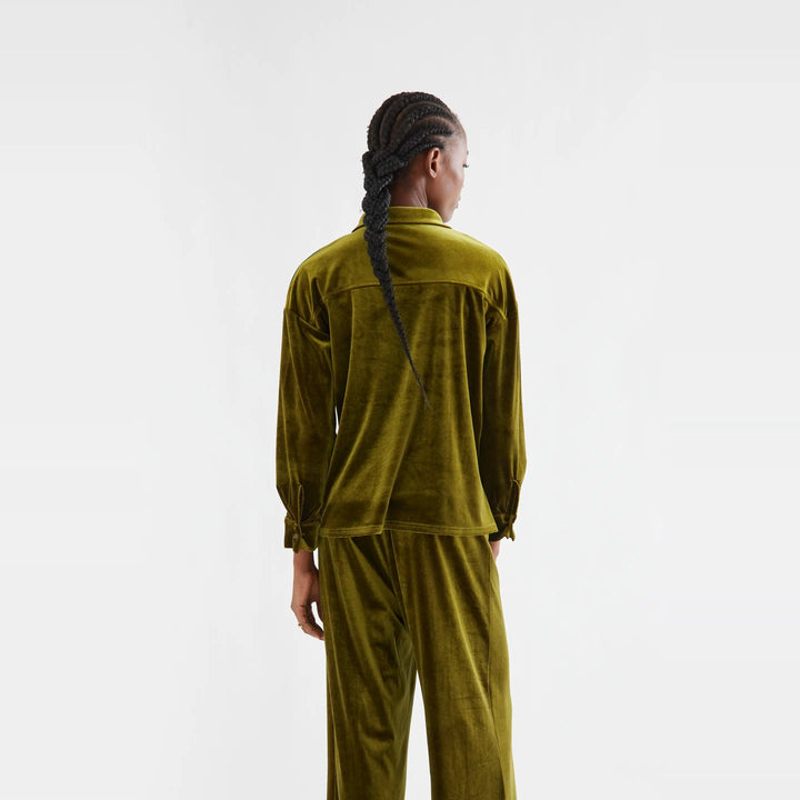 Camisa terciopelo verde oliva de Compañía Fantástica para mujer – foto 2
