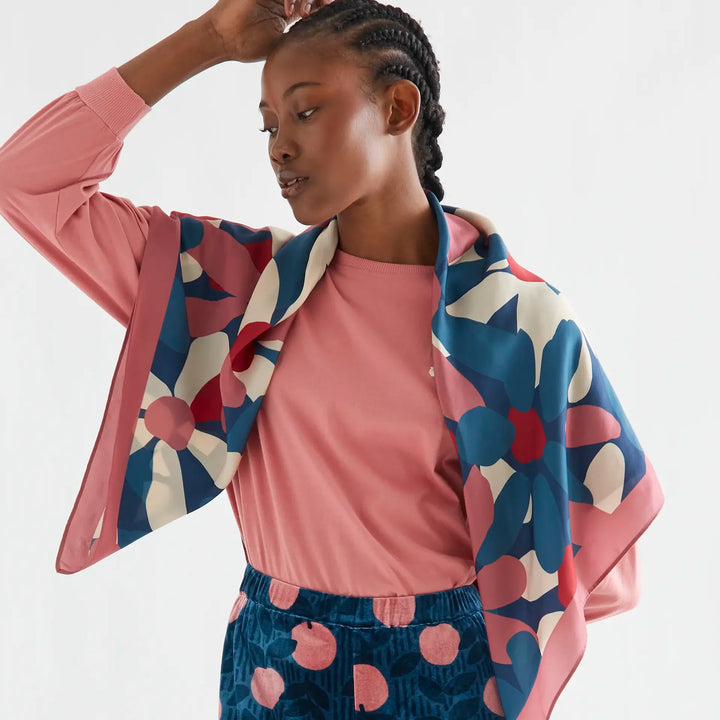 Camiseta algodón rosa con parche de flor de Compañía Fantástica para mujer – foto 5
