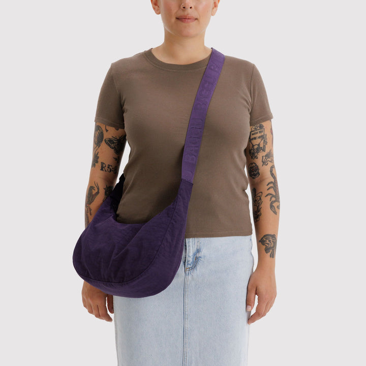BOLSO - Baggu, Fig Medium Nylon Crescent Bag