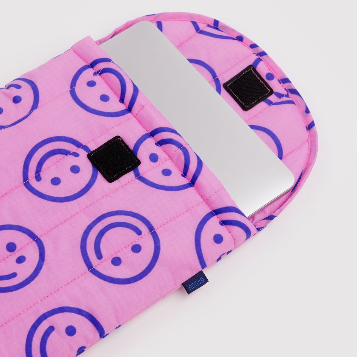 Puffy Laptop Sleeve Pop Pink Happy de Baggu – foto 2