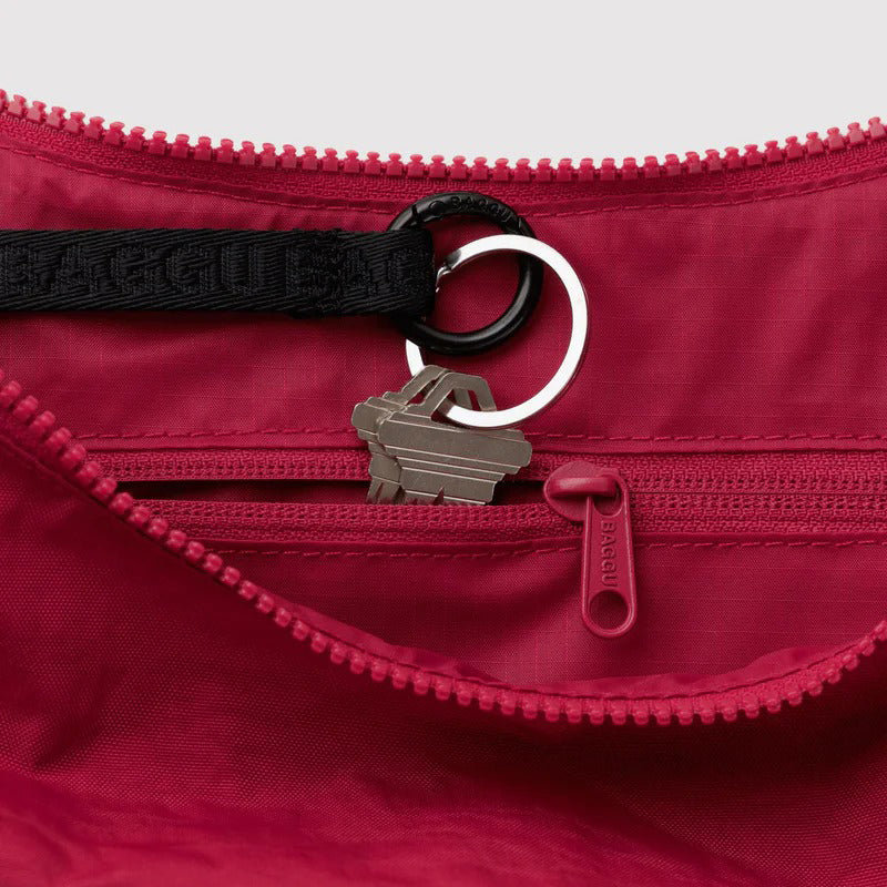 BOLSO - Baggu, Cherry Medium Nylon Crescent Bag