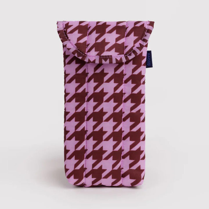 FUNDA DE GAFAS - Baggu, Pink Houndstooth Puffy Glasses Sleeve