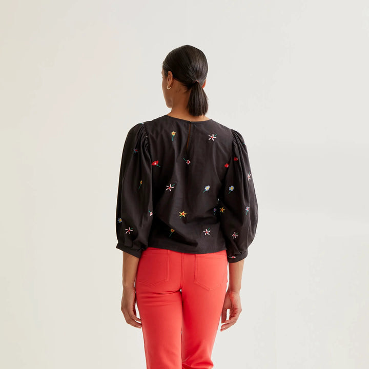 BLUSA - Compañía Fantástica, Estampado Black Gardener Flowers