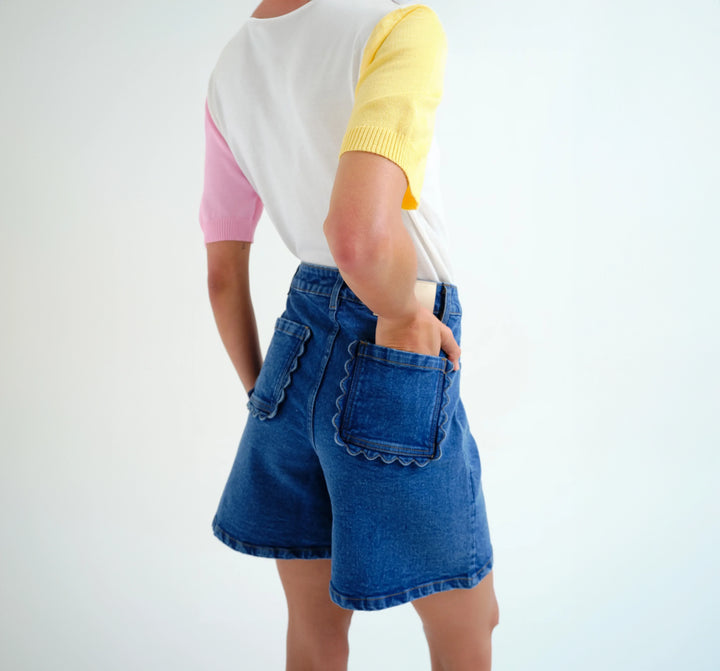 SHORTS - Compañía Fantástica,vaquero azul con detalle de ondas