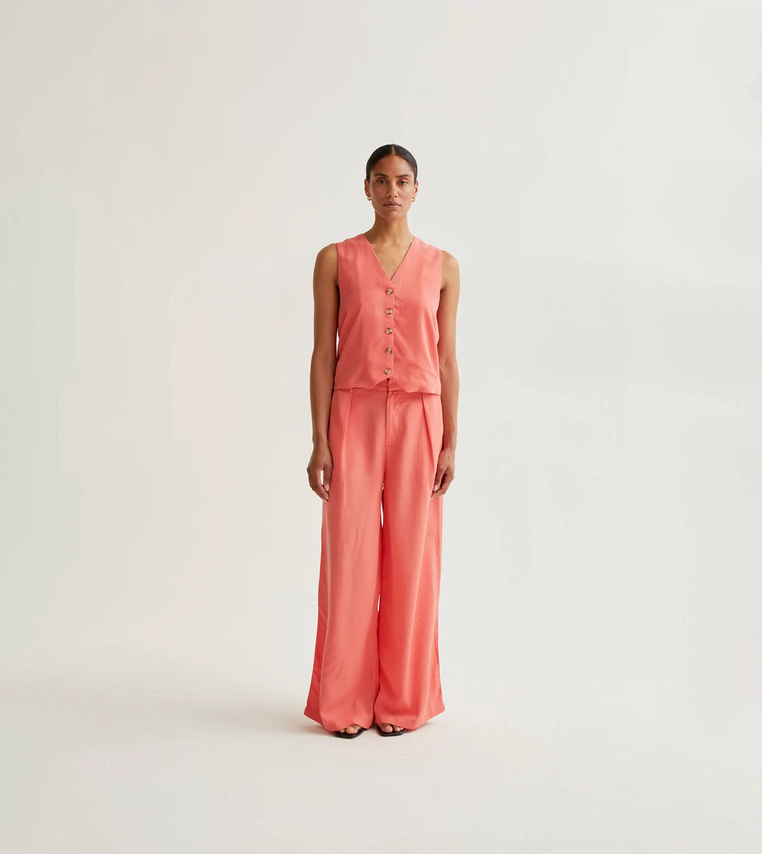 CHALECO - Wild Pony, Escote Pico Coral