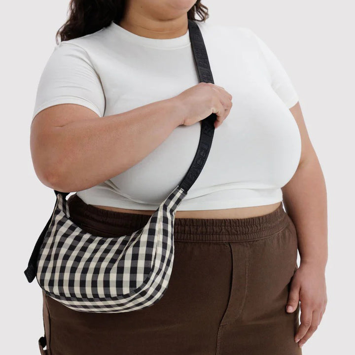 BOLSO - Baggu, Black And Cream Gingham Small Nylon Crescent Bag