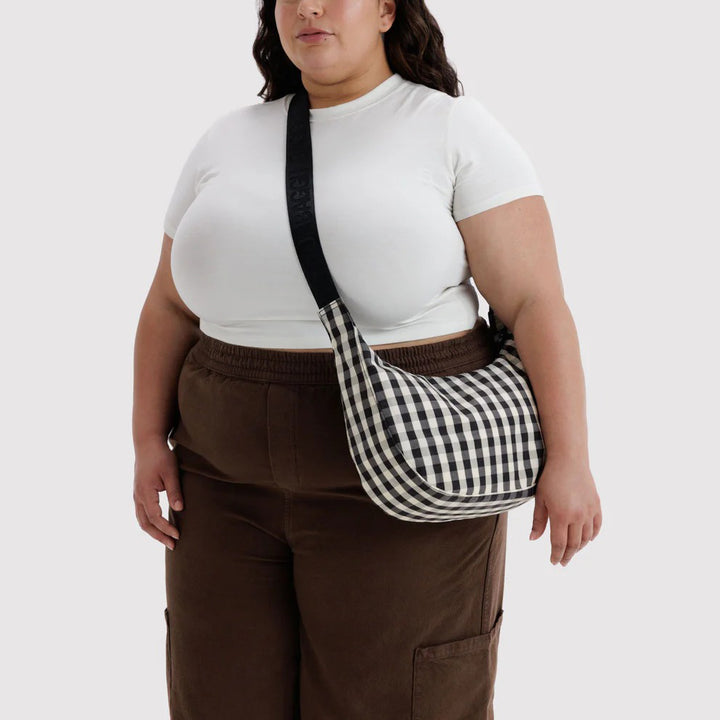 BOLSO - Baggu, Black And Cream Gingham Medium Nylon Crescent Bag
