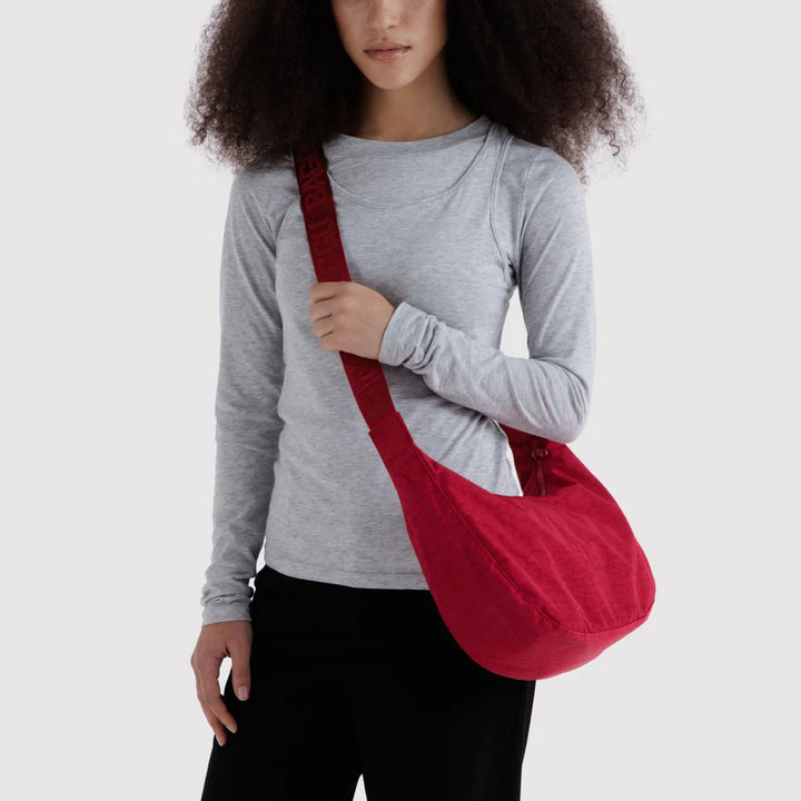 BOLSO - Baggu, Cherry Medium Nylon Crescent Bag