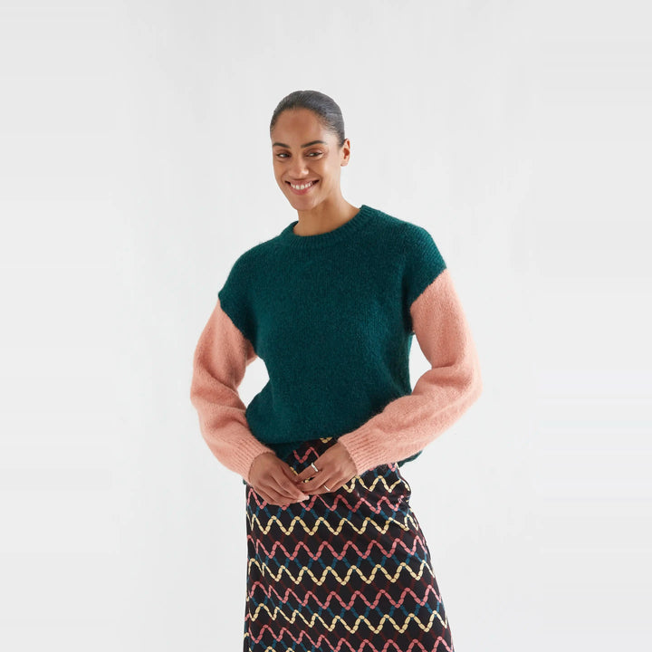 Jersey bicolor verde oscuro y coral de Compañía Fantástica para mujer – foto 1