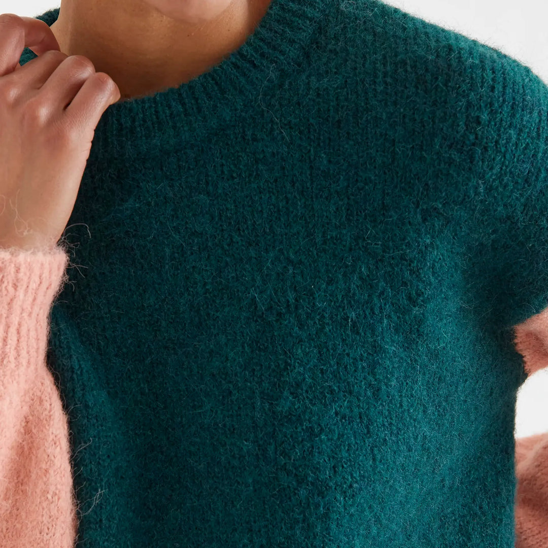 Jersey bicolor verde oscuro y coral de Compañía Fantástica para mujer – foto 3