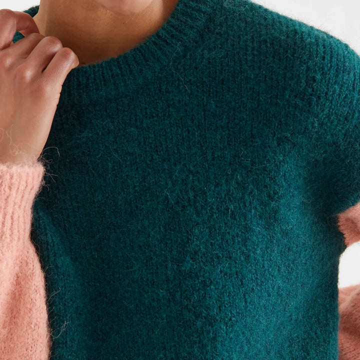 Jersey bicolor verde oscuro y coral de Compañía Fantástica para mujer – foto 3