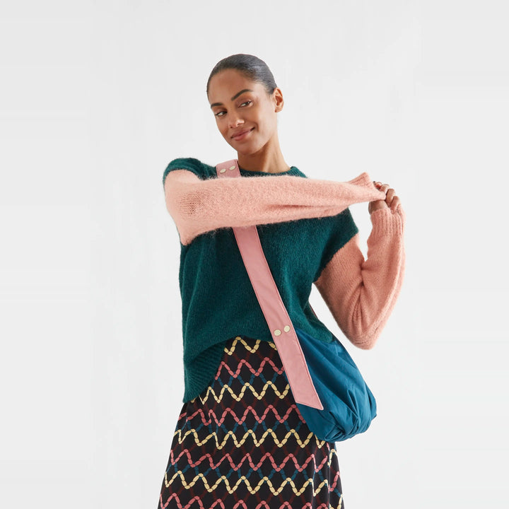 Jersey bicolor verde oscuro y coral de Compañía Fantástica para mujer – foto 5