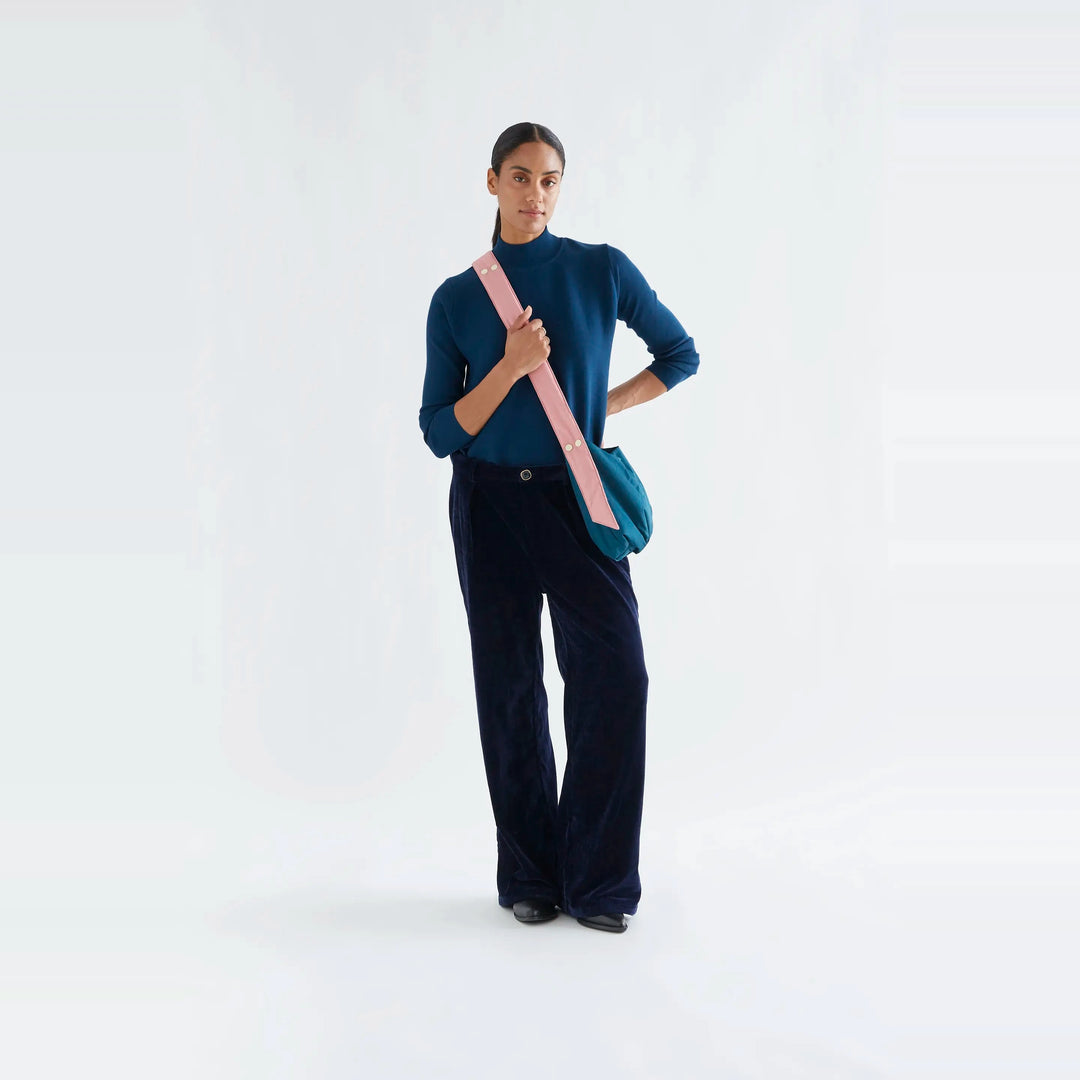 Jersey cuello alto básico azul de Compañía Fantástica para mujer – foto 3