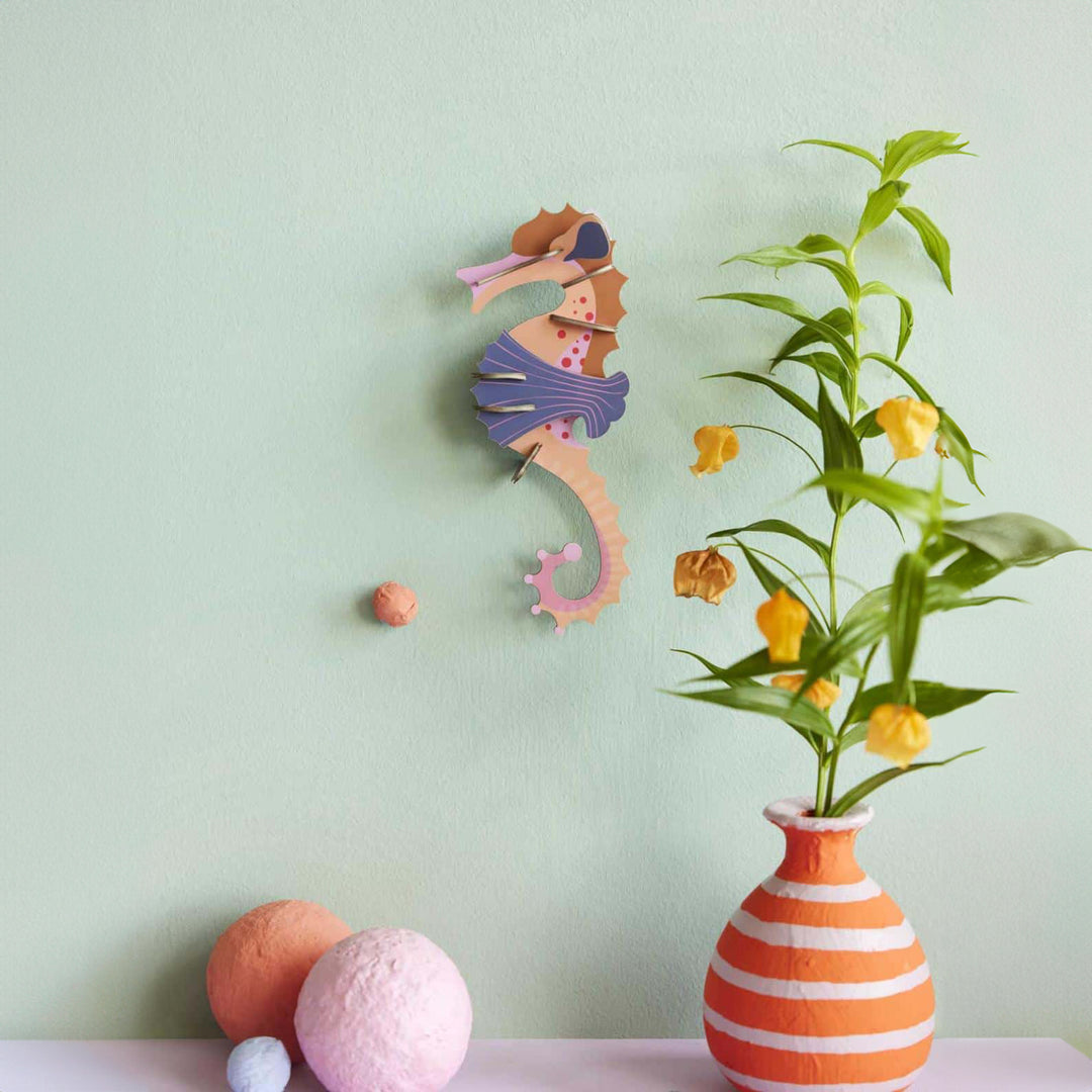 MAQUETA - Studio Roof, Pink Seahorse