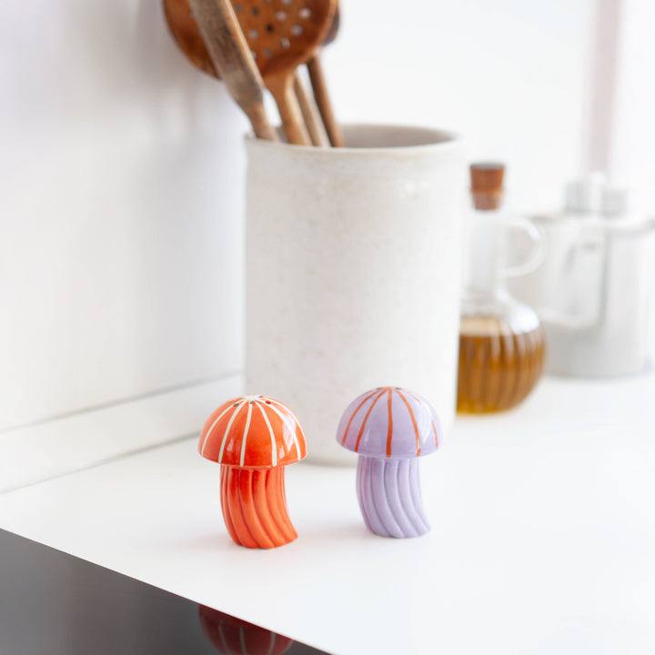 SALERO Y PIMENTERO - Doiy, Jellyfish