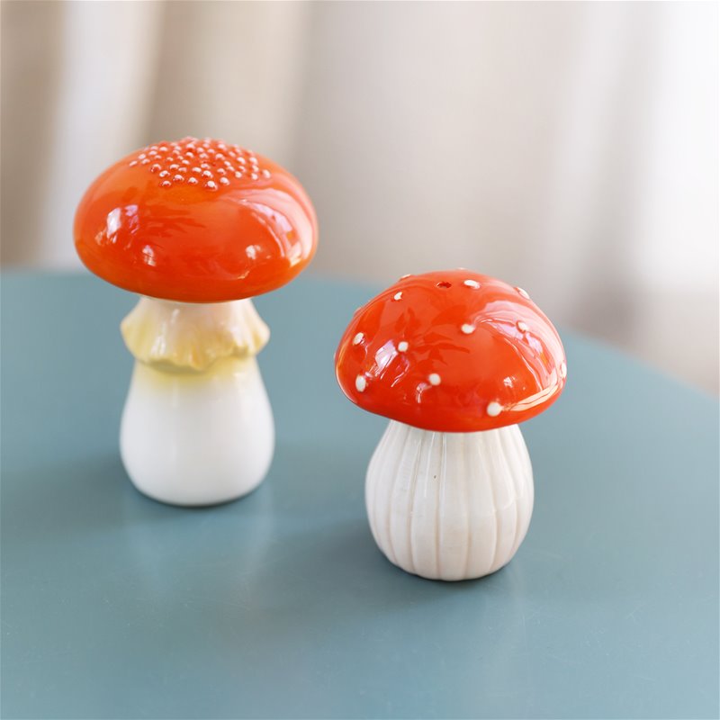 SALERO Y PIMENTERO - & Klevering, Mushroom